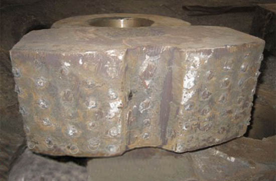 ZGMn13Cr2 clinker crusher hammer insert for tungsten and titanium alloy bars.