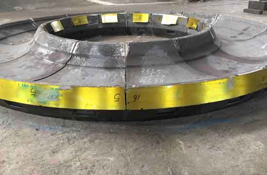 How to improve the lifespan of a roller press.