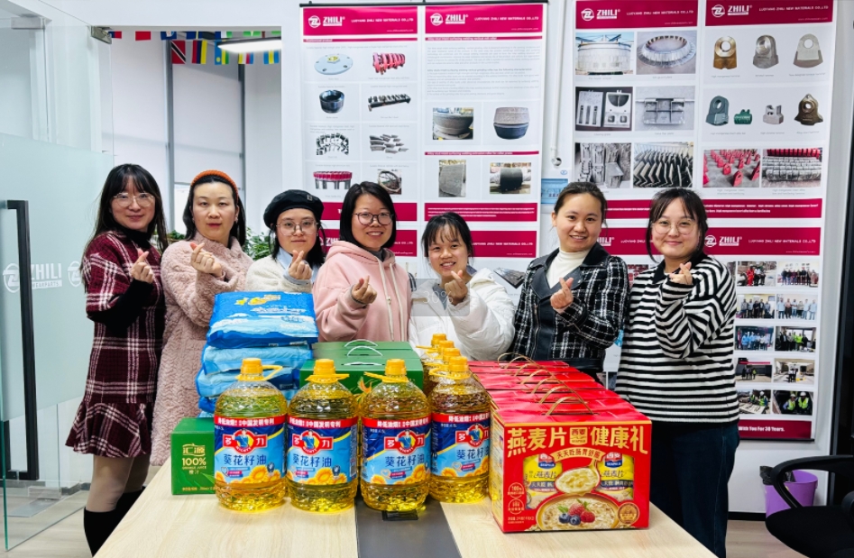 Zhili New Materials Distributes New Year's Benefits to Warm the Hearts of Employees