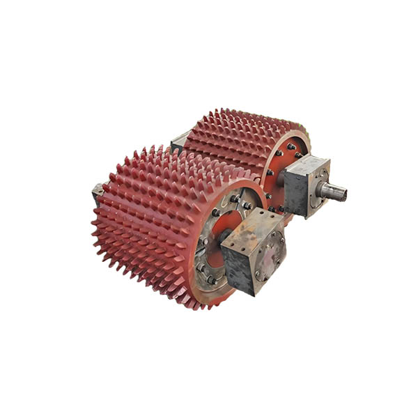 Toothed crusher roller